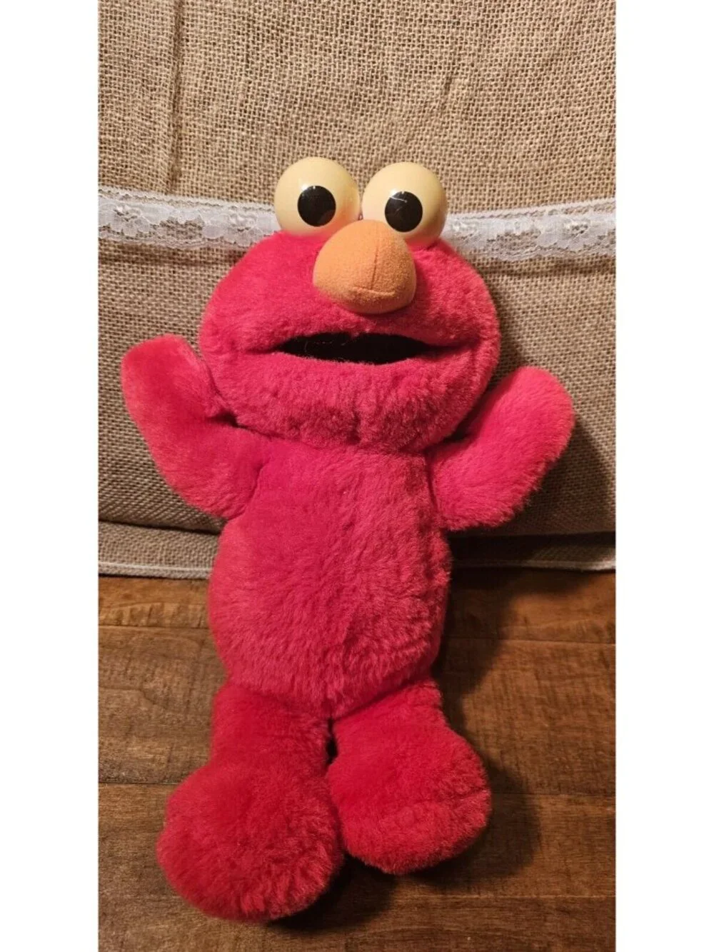 1997 Sesame Street Little Laughs Tickle Me Elmo Red Plush Toy Giggle Works